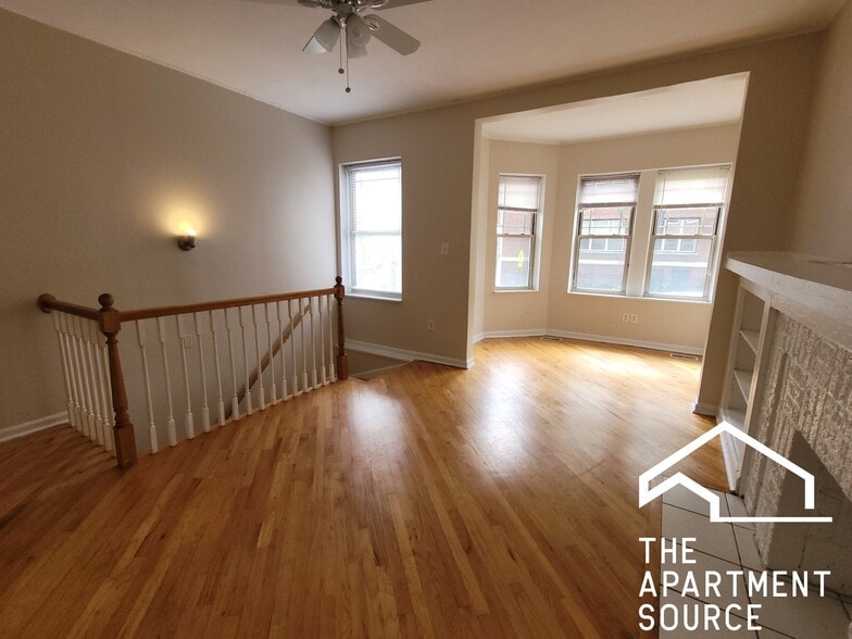 Building Photo - 7509 N Greenview Ave