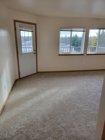 Building Photo - West Ridge Apartments