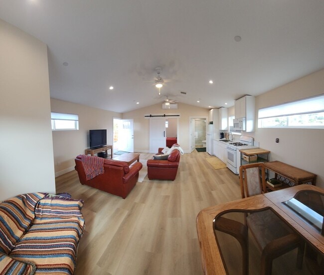 Building Photo - 1 Bed 1 bath Brand new home in Los Osos-Al...