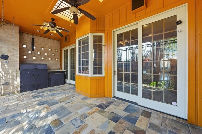 Building Photo - 4063 Breakwood Dr