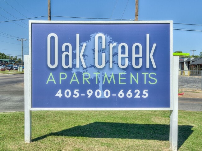 Building Photo - The Vue at Oak Creek