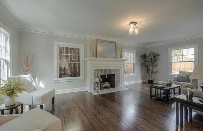 Building Photo - 36 W 58th St