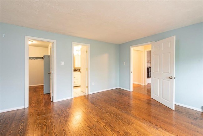 Building Photo - 7 Cowsill Ln