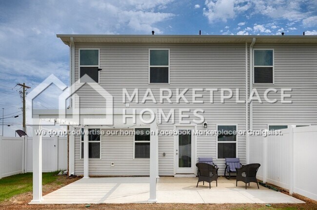 Building Photo - 7502 Discovery Pt Dr NW