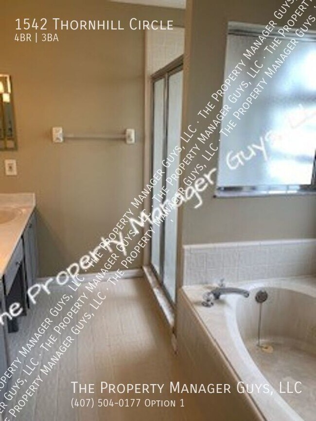 Building Photo - 1542 Thornhill Cir