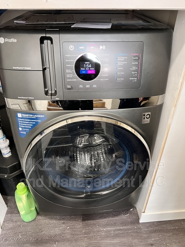 Building Photo - 51 Glenwood Dr