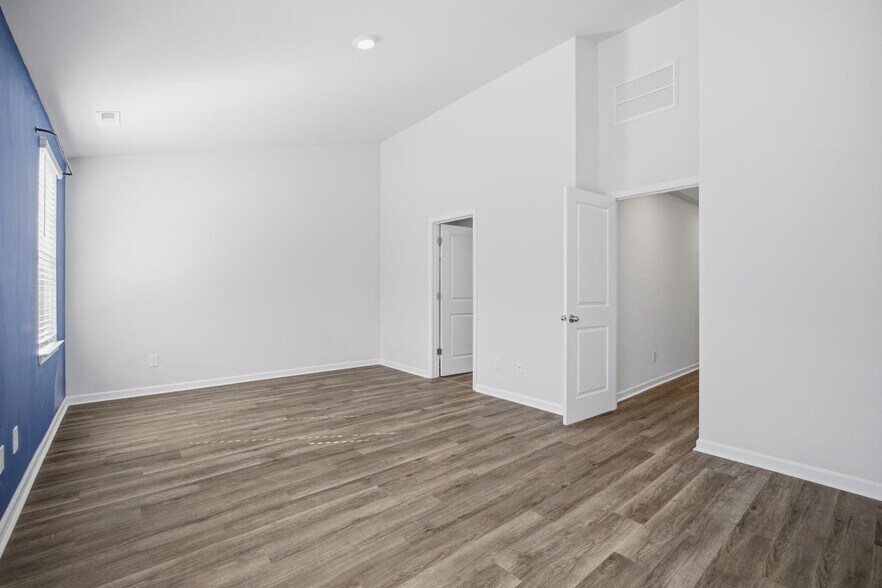 Master bedroom - 6668 Lemon Ln