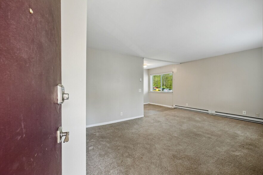 Building Photo - 550 Harding Plz