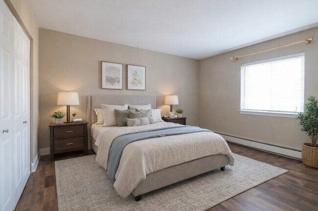 Building Photo - 803 S Dwyer Ave