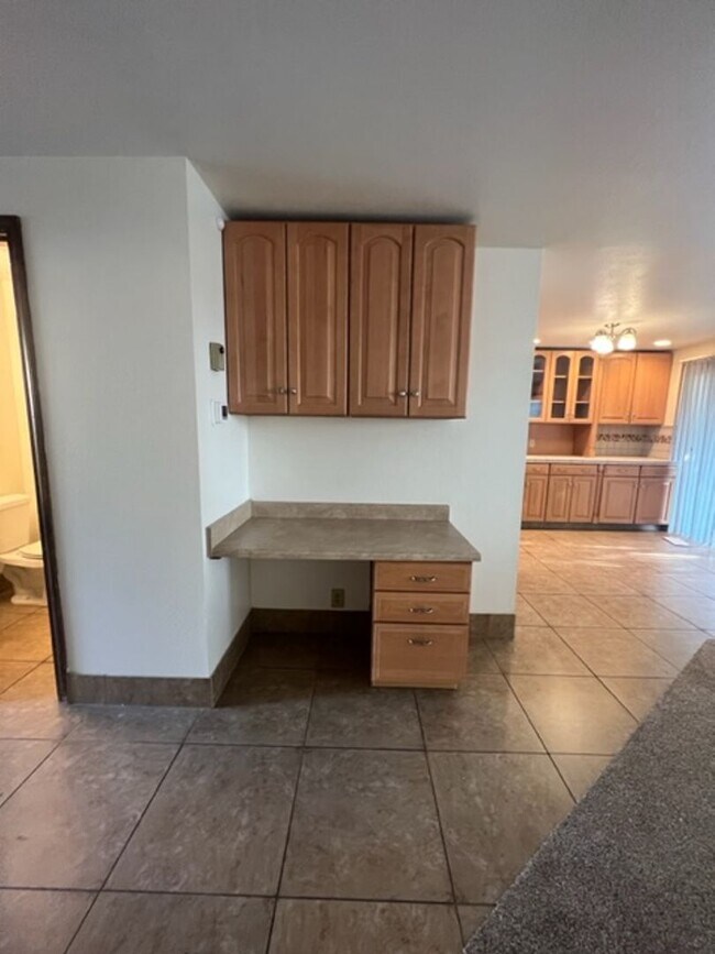 Building Photo - 600-602 Scenic Dr