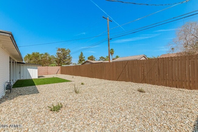 Building Photo - 3016 E Turney Ave