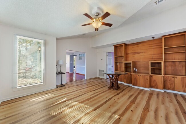 Building Photo - 1029 French Quarter Creek Rd