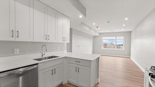 Building Photo - 475 Communipaw Ave