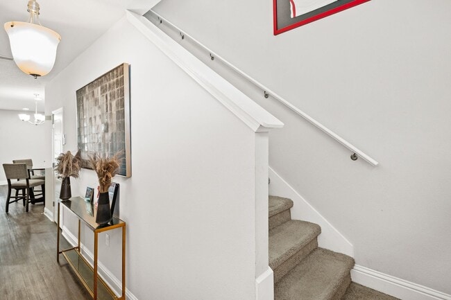 Building Photo - NEW LOW PRICE!!