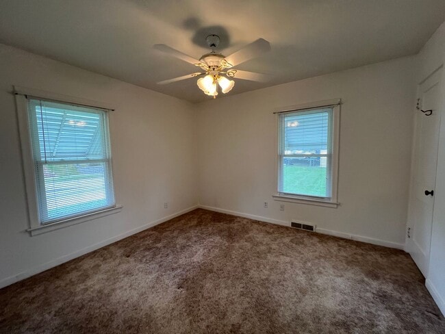 Building Photo - Two bedroom, two bath home for rent.