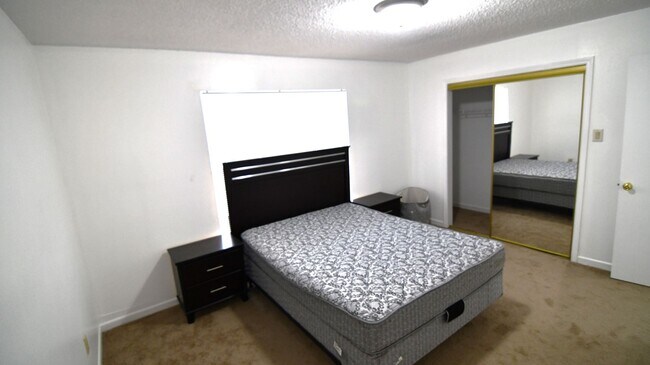 Building Photo - Charming 2-bedroom, 2.5-bathroom home located in Baton Rouge