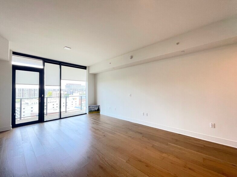 Building Photo - 788 W Marietta St NW