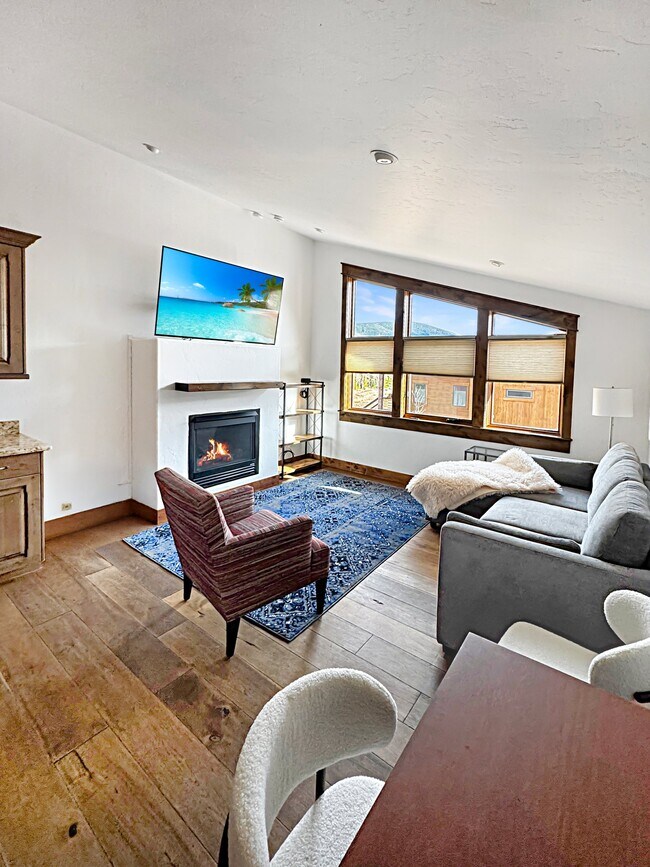 Building Photo - 80 Mule Deer Ct