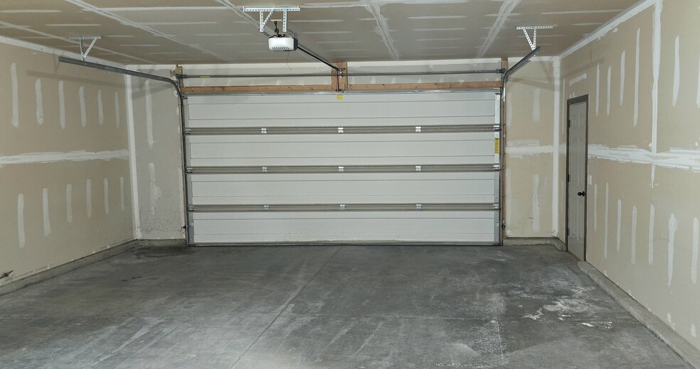 2 car garage. - 3509 E Bison Trl