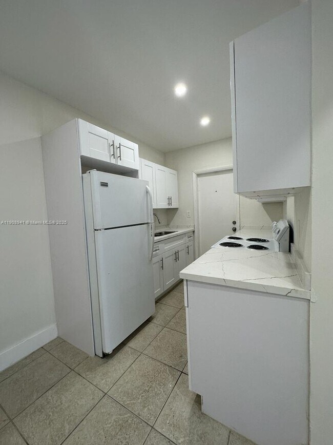 Building Photo - 1951 NE 167th St