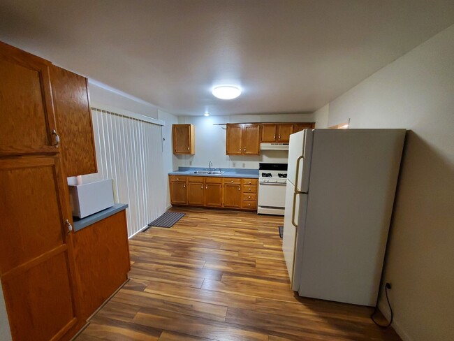 Building Photo - Remodeled, nice and clean house in Clay Ce...