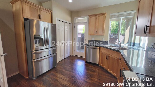 Building Photo - 29180 SW Charlotte Ln
