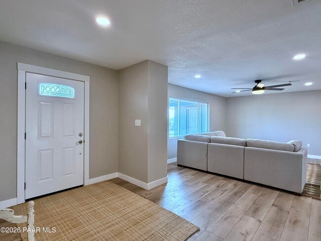Building Photo - 7216 E Grandview Dr