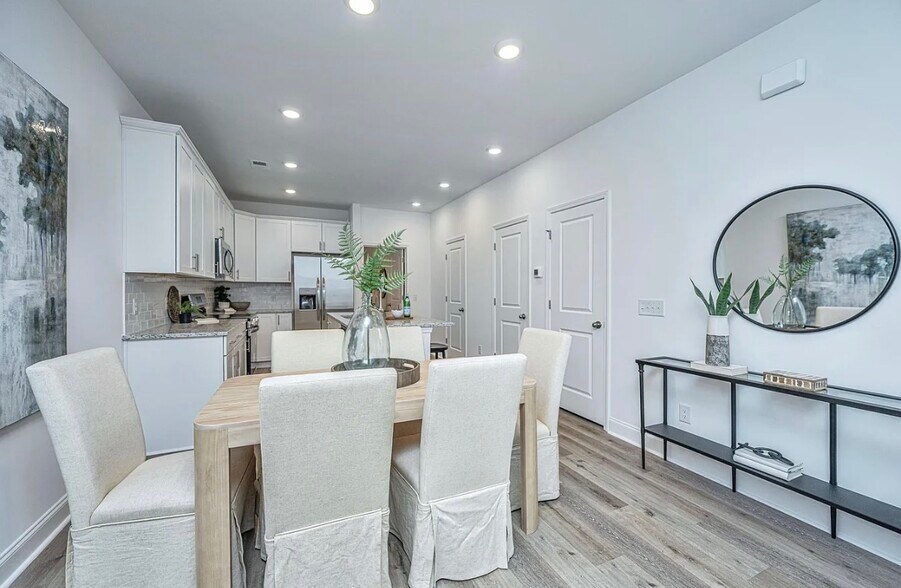 Building Photo - 102 Twin Rivers Dr