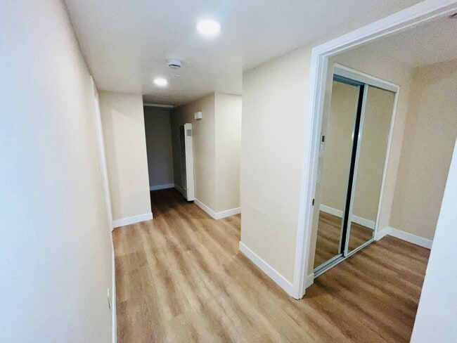 Building Photo - Remodeled 3 bedroom 2 Bath house