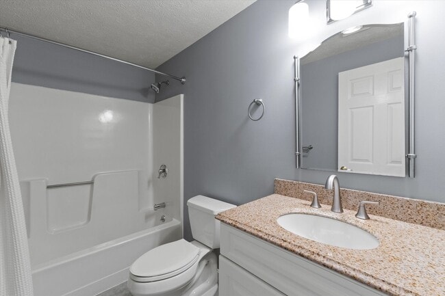 Building Photo - 6 Lochmere Ln