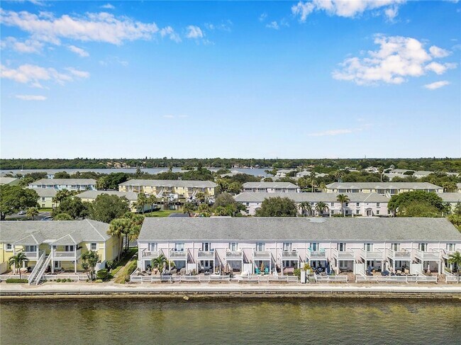 Building Photo - 5172 Coquina Key Dr SE