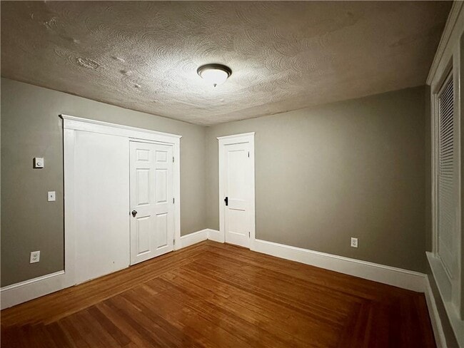 Building Photo - 10 Lachance St