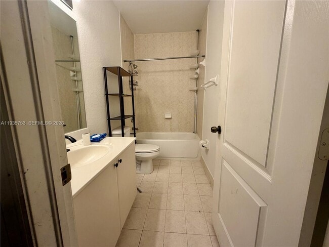 Building Photo - 1692 SE 29th Ct