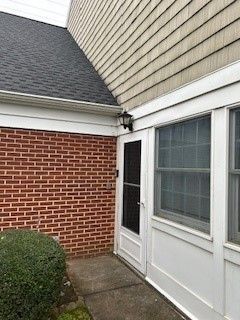 Building Photo - 20 E Village Rd