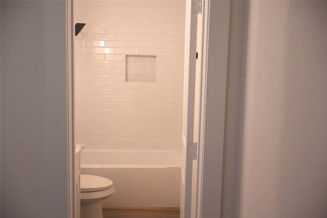 Building Photo - 5502 Circlegate Dr