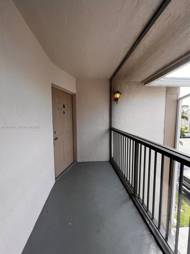 Building Photo - 1301 S Franklin Ave