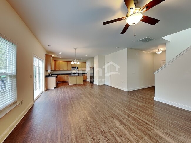 Building Photo - 411 Waterlemon Way