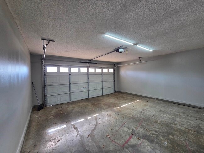 Building Photo - 7780 Mesa Dr