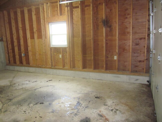 Building Photo - 49 Sunset Dr