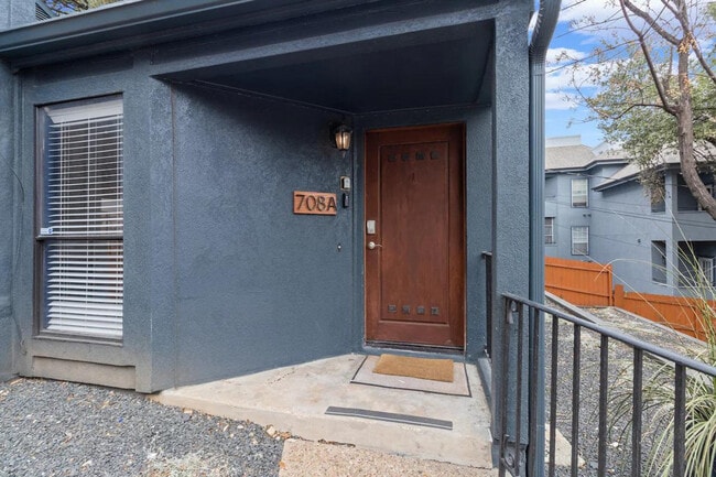 Building Photo - 708 S 1st St