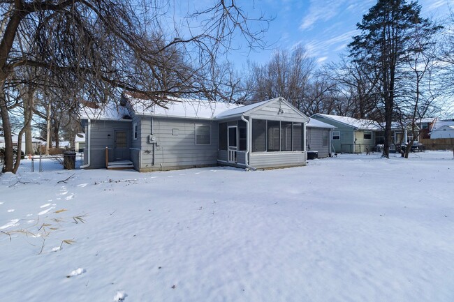 Building Photo - Charming 3-Bed, 2-Bath TRUE RANCH in Waldo