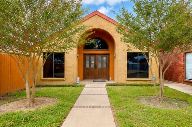 Building Photo - 11111 Jones Rd W