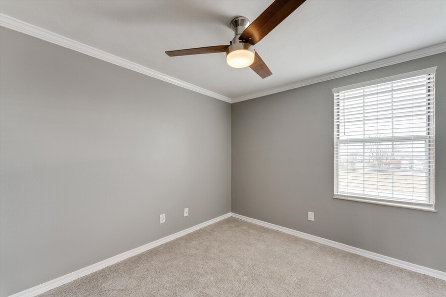 Building Photo - 4841 Stoneybrook Blvd