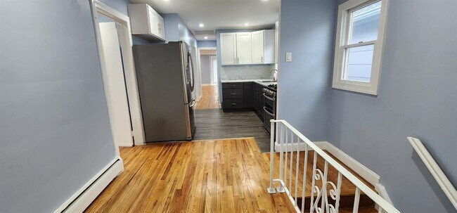 Building Photo - 442 New York Ave