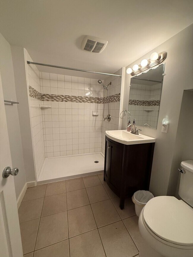 Building Photo - Now renting 3 bedroom House, visit our website at www.stillproperties.com