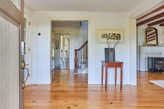 Building Photo - 108 Wey Rd