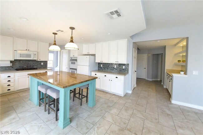 Building Photo - 8272 Tibana Way