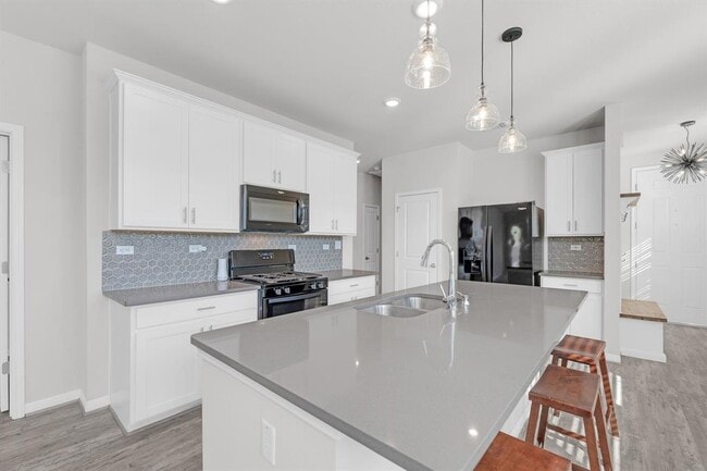 Building Photo - 101 Mountain Valley St