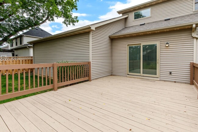 Building Photo - 2620 Camden Dr