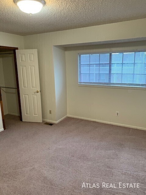 Building Photo - 2361 Split Rock Dr